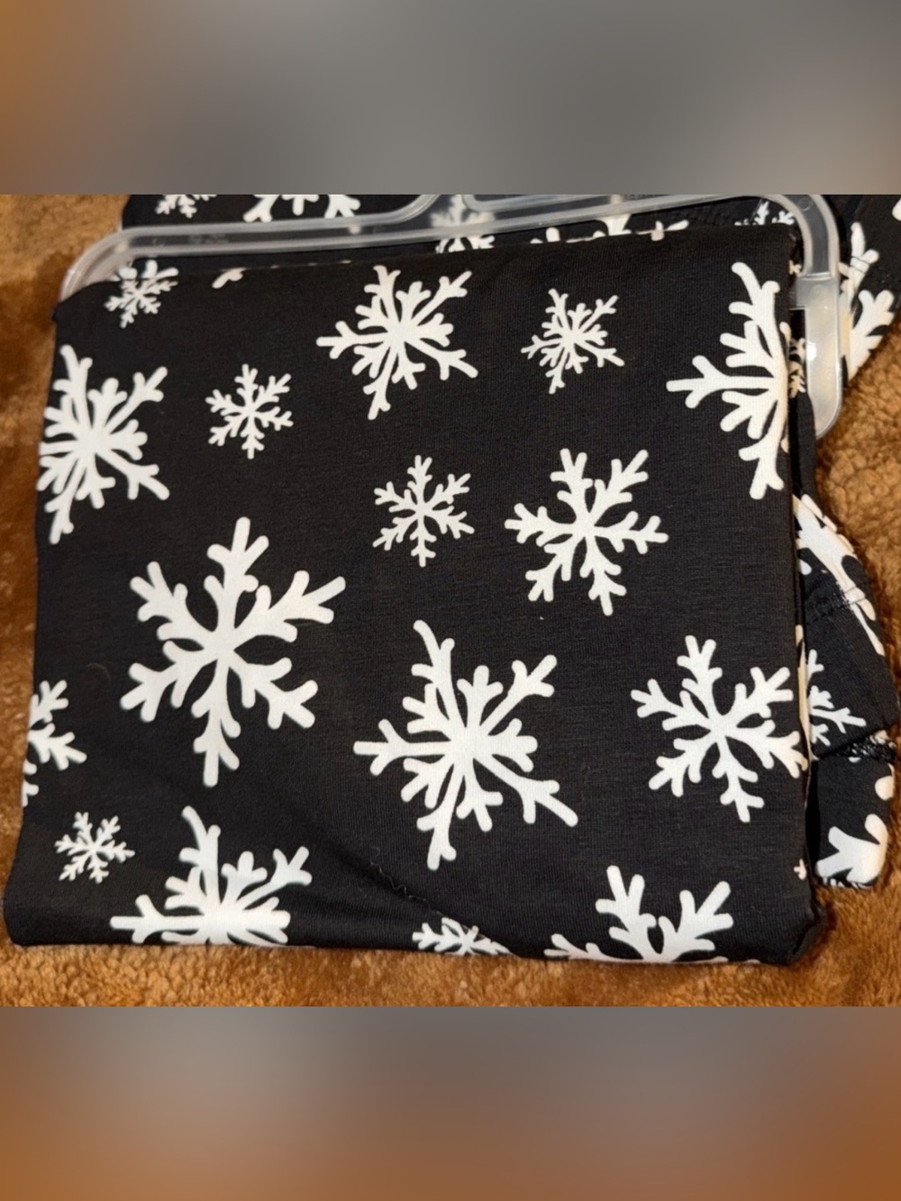 NWT Size XXXL 21 Black With White Snowflakes Ankle Leggings Brand No Boundaries